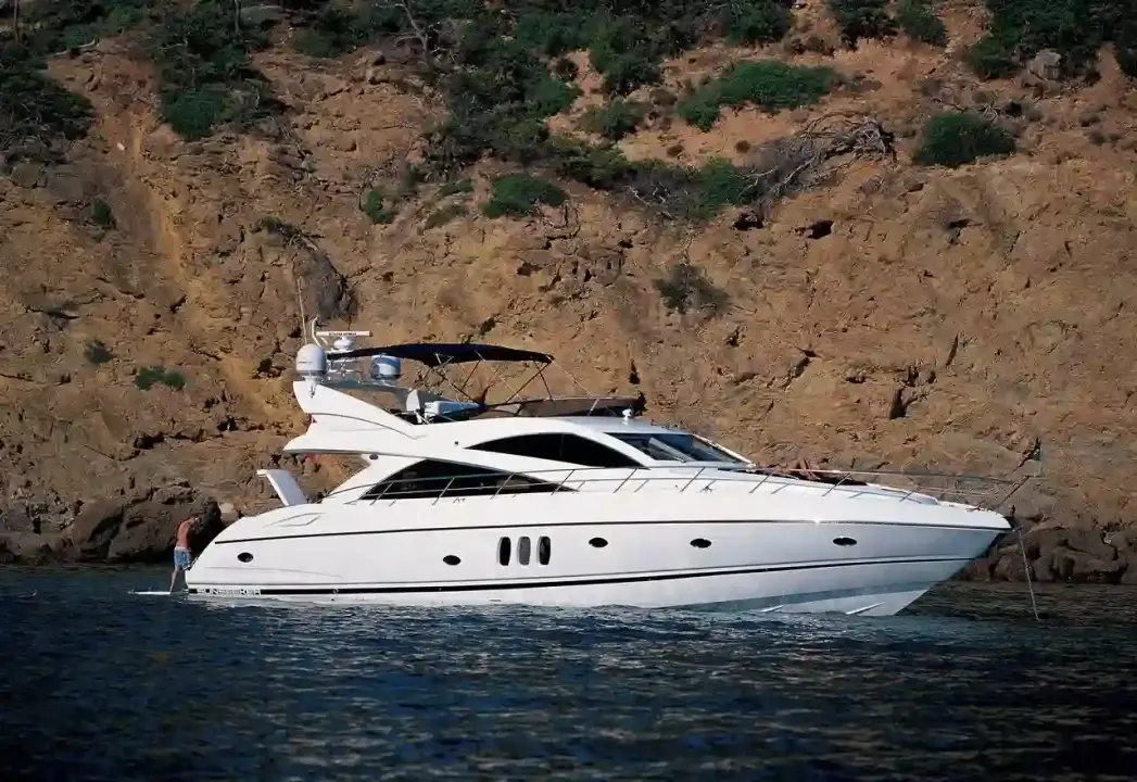 Sunseeker Manhattan 66 SILVER SPIRIT OF POOLE