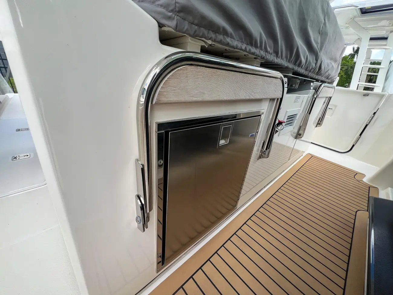 Thumbnail von Tiara Yachts 38 LS