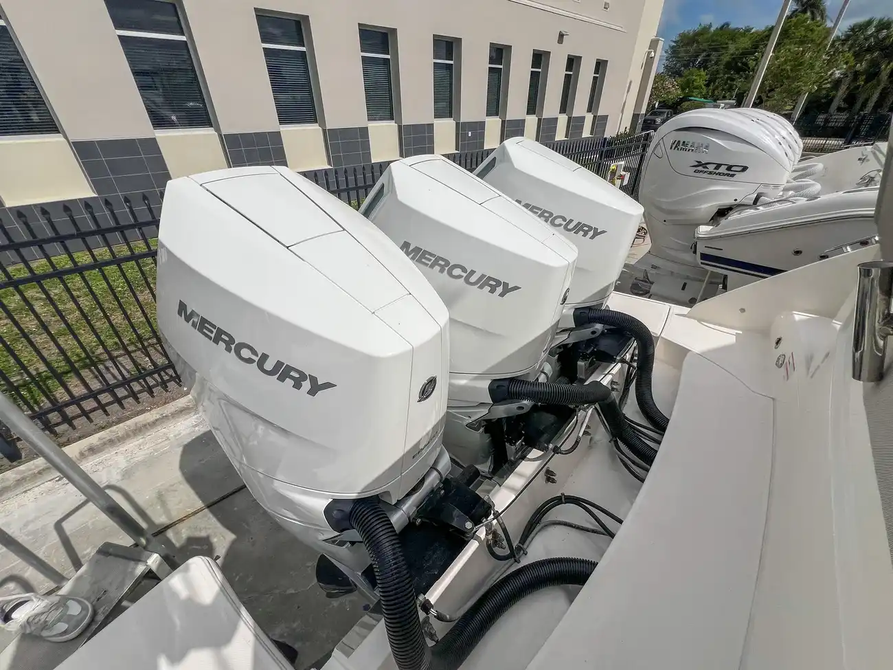 Thumbnail von Tiara Yachts 38 LS