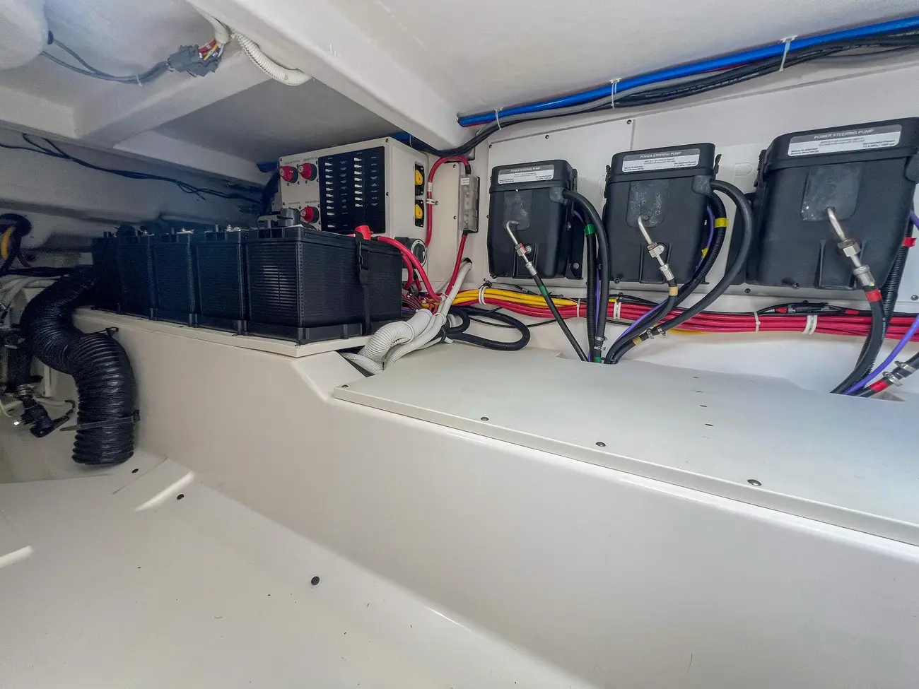 Thumbnail von Tiara Yachts 38 LS