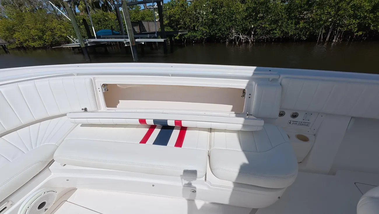 Thumbnail von Intrepid 327 CC