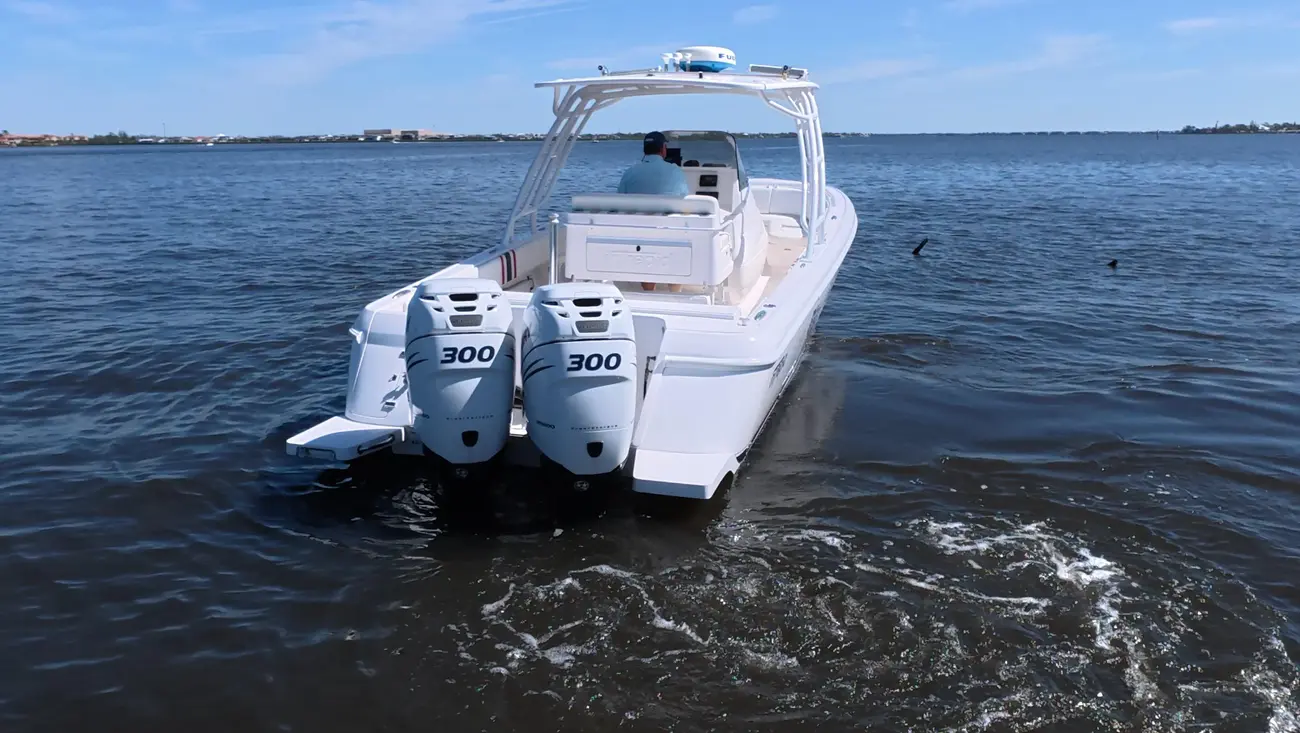 Thumbnail von Intrepid 327 CC