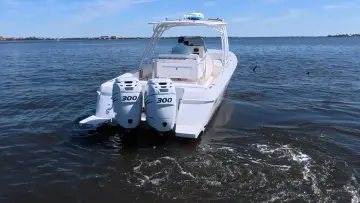 Thumbnail von Intrepid 327 CC