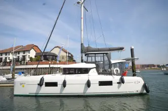 Thumbnail von Lagoon 42 Dave