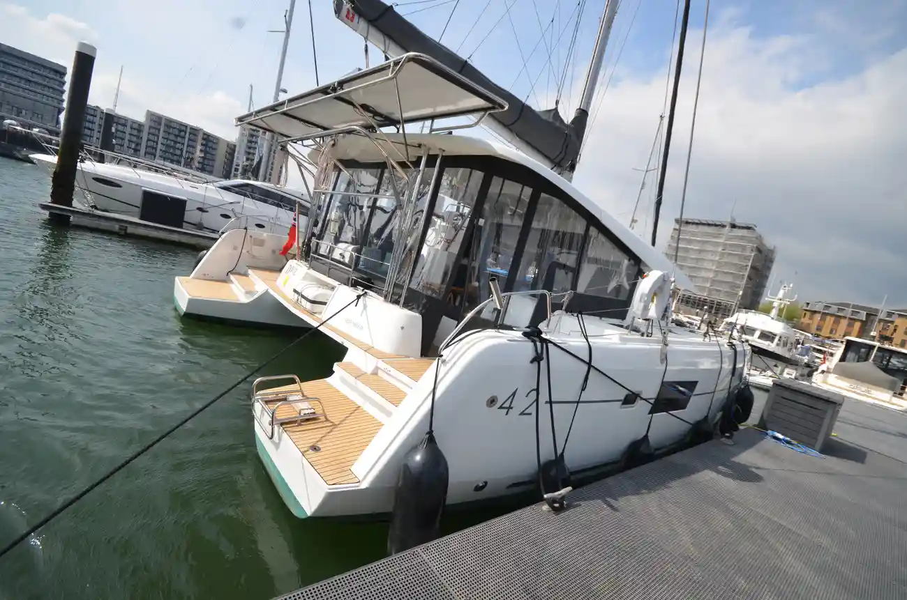 Thumbnail von Lagoon 42 Dave