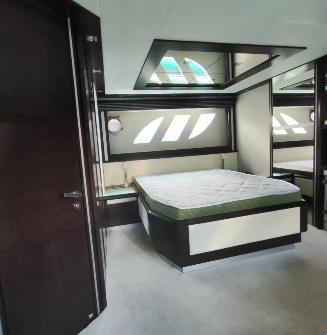 Thumbnail von Dominator 62