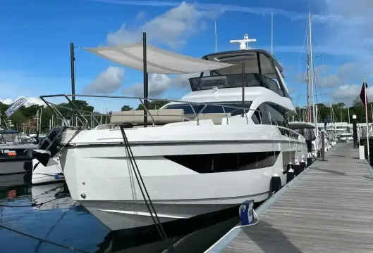 Azimut 68