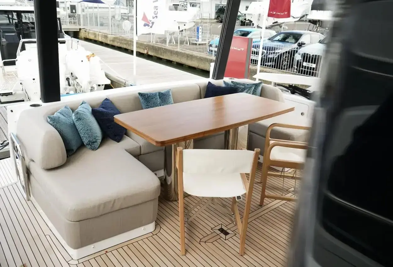 Thumbnail von Azimut 68