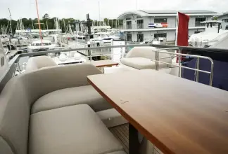 Thumbnail von Azimut 68