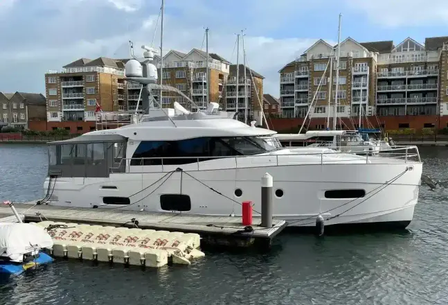 Azimut Magellano 53