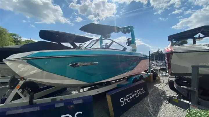 Nautique G23