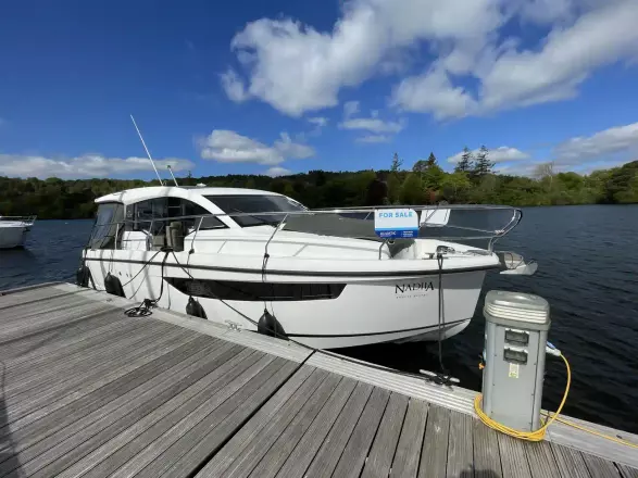 Sealine C330