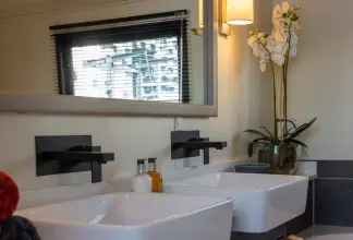 Thumbnail von Waterspace Living 70` Greenwich 70 Luxury Widebeam at Poplar Marina