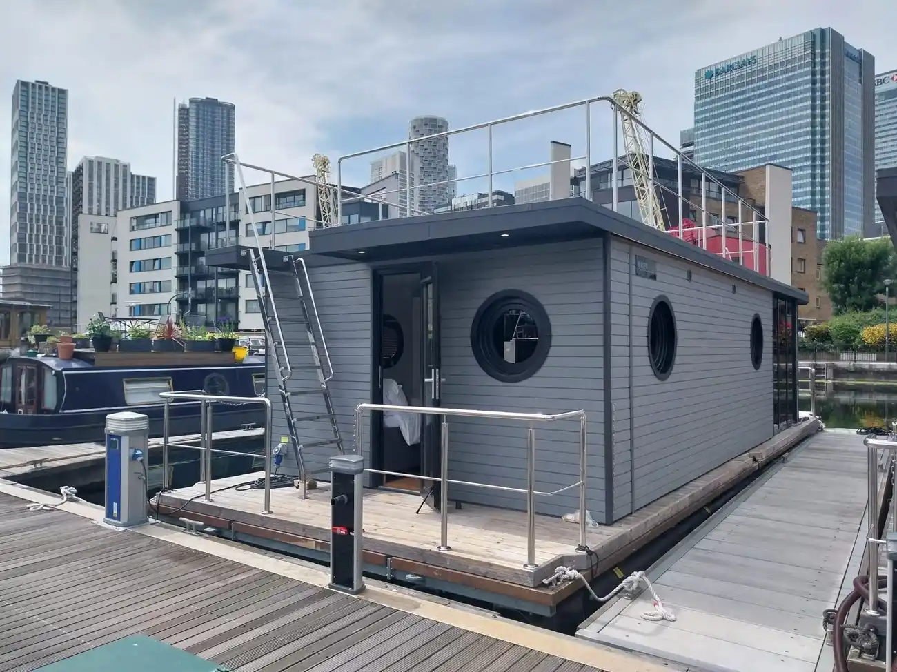 Waterlodge Three Oasis Three Waterlodge