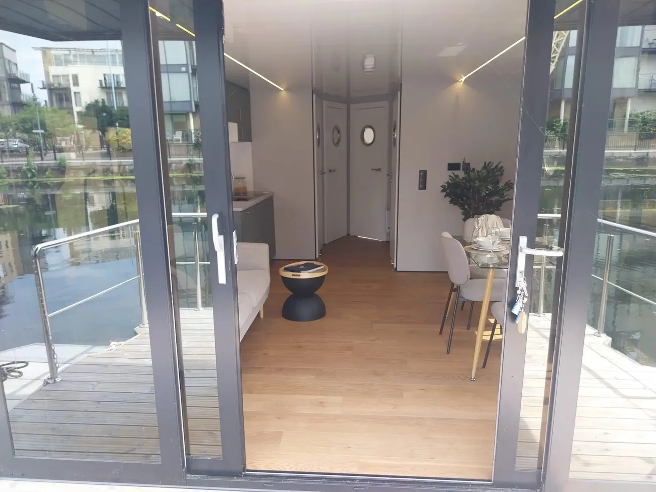 Thumbnail von Waterlodge Three Oasis Three Waterlodge