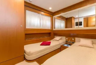 Thumbnail von Ferretti Yachts 840 FERRETTI YACHTS ALTURA 840