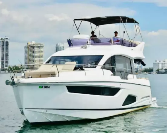 Sealine F430 La Vida Boca