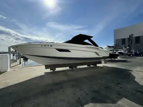Cruisers Yachts 338 OB Pieseas