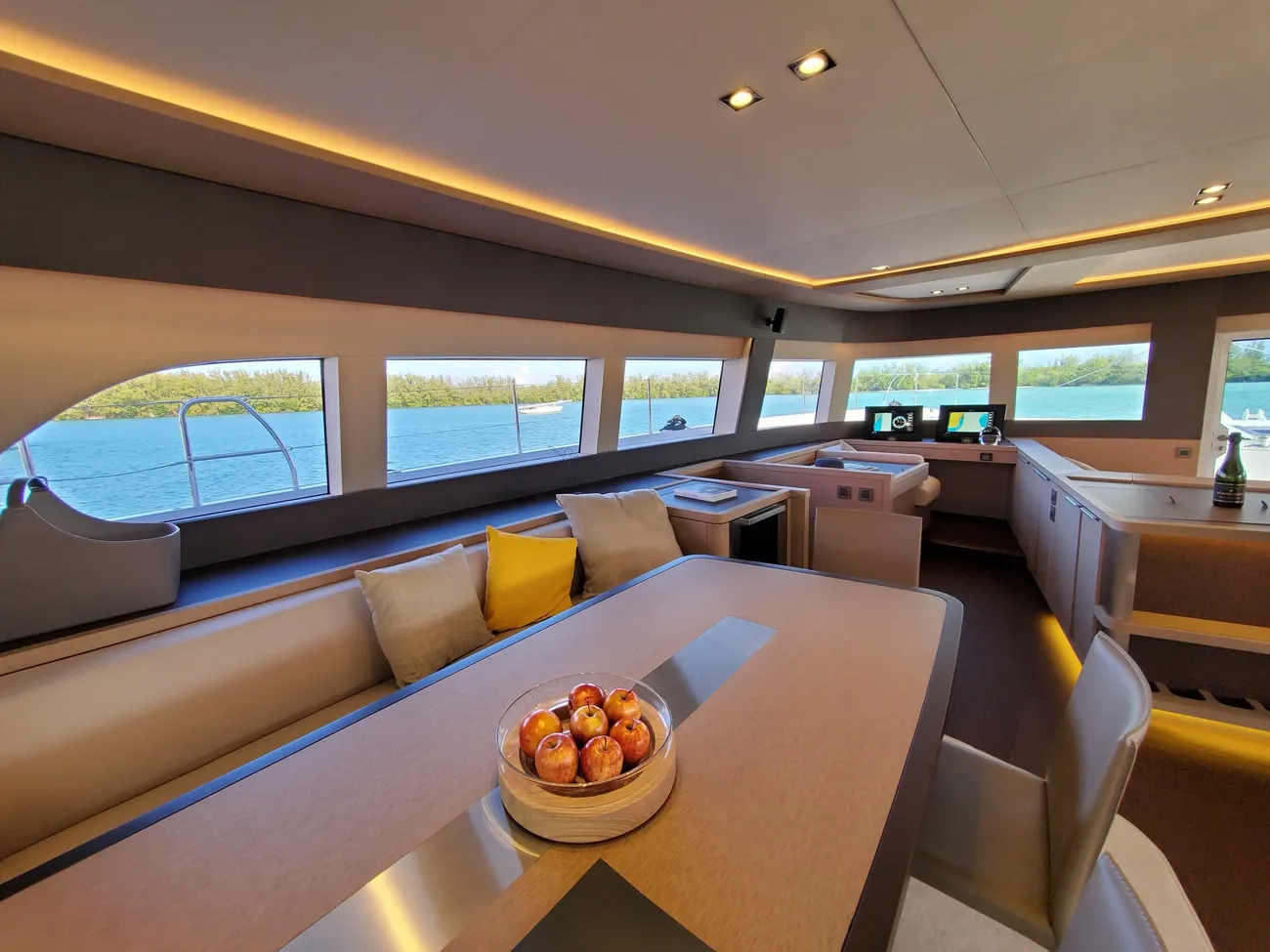 Thumbnail von Lagoon Seventy 7 ORB