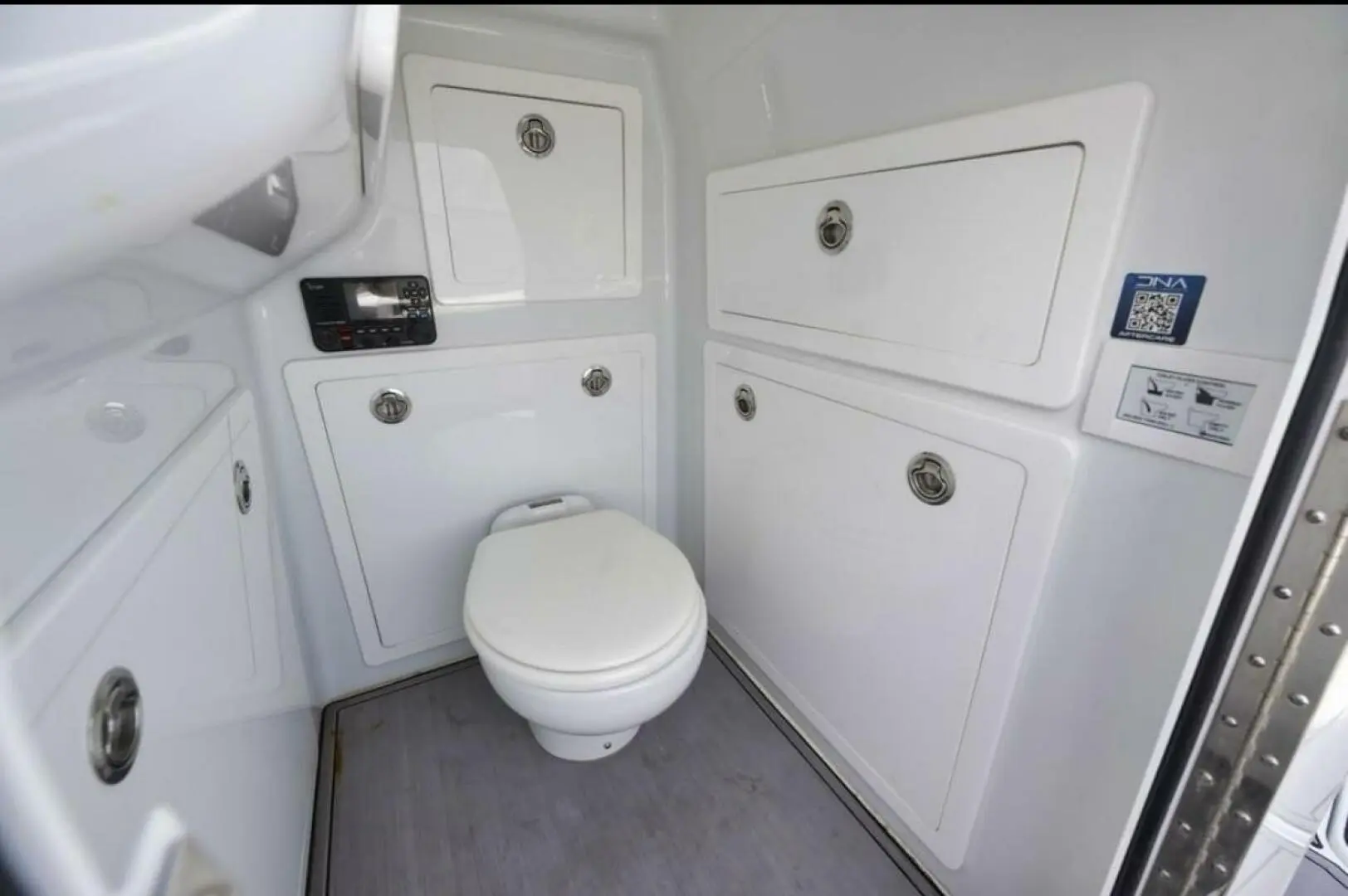 Thumbnail von Costa 34SV Solid State