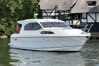 Thumbnail von Haines 32 Sedan Name to be retained by vendor