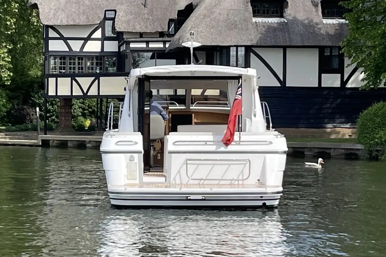 Thumbnail von Haines 32 Sedan Name to be retained by vendor