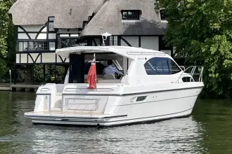 Thumbnail von Haines 32 Sedan Name to be retained by vendor