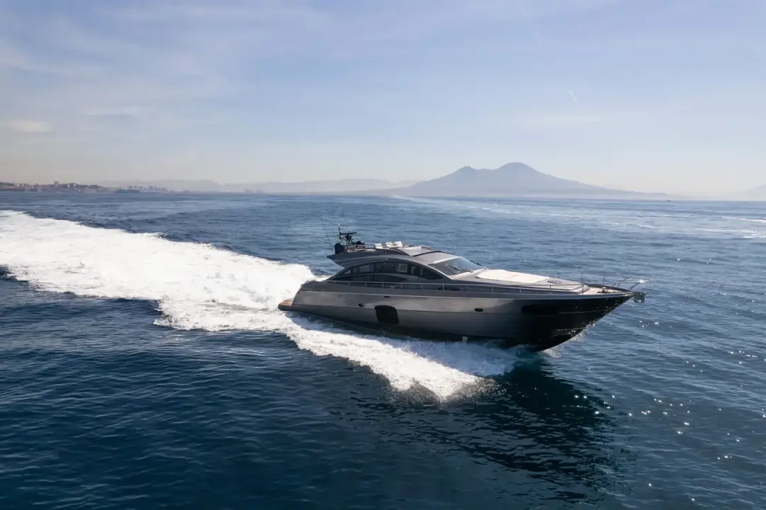 Pershing 74