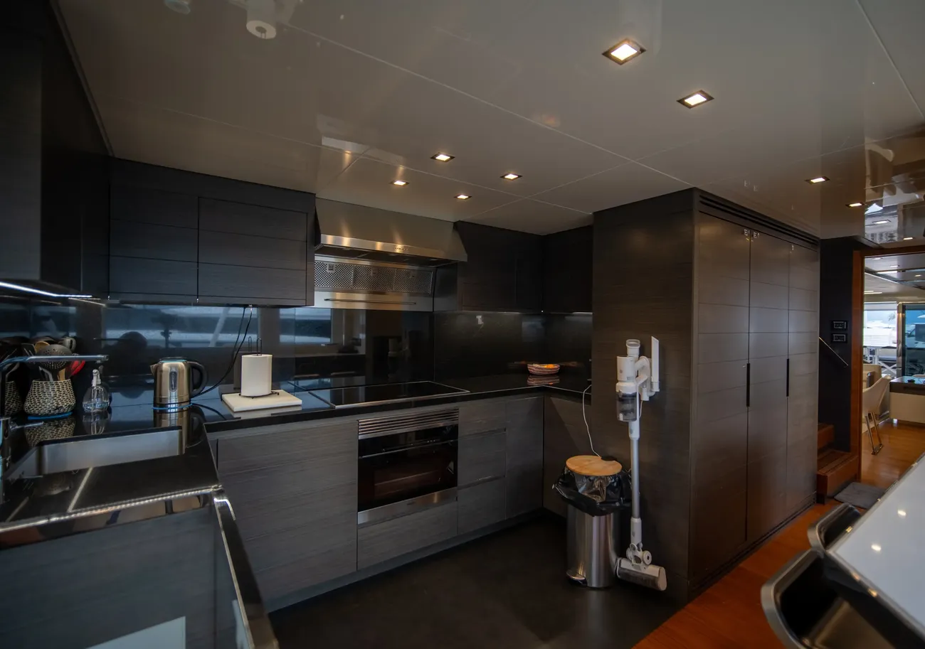 Thumbnail von Astondoa 100 Century