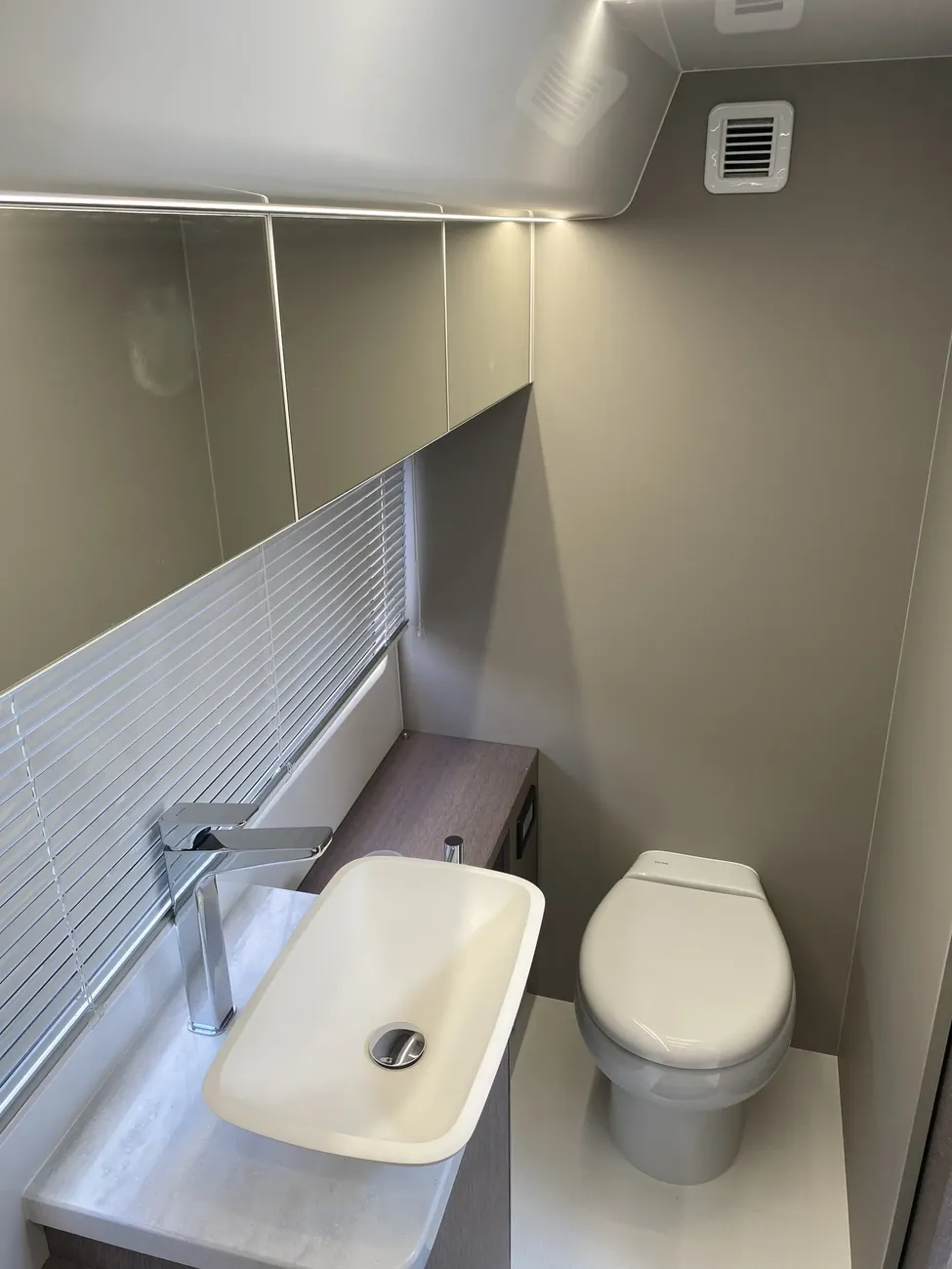 Thumbnail von Galeon 440 FLY