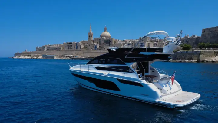 Fairline Squadron 50 Waypoint