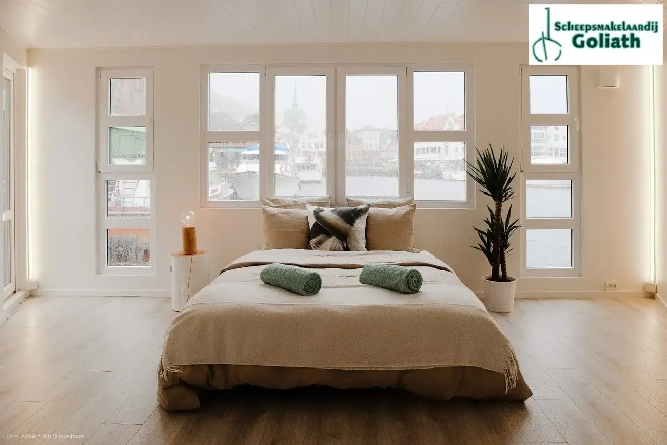 Thumbnail von Grey Floating House Houseboat