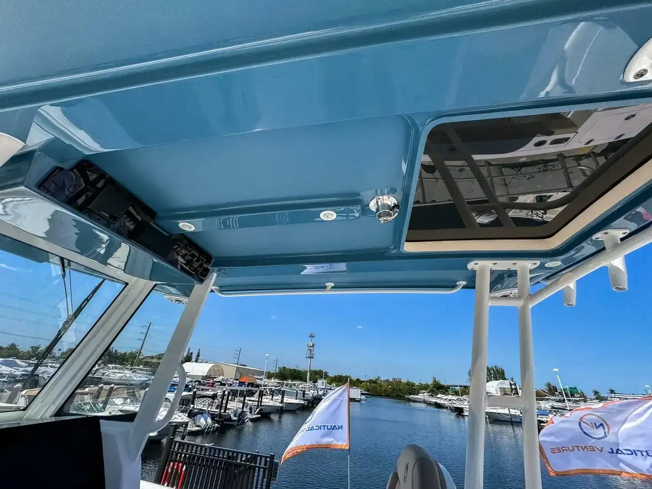 Thumbnail von Edgewater 325 CC