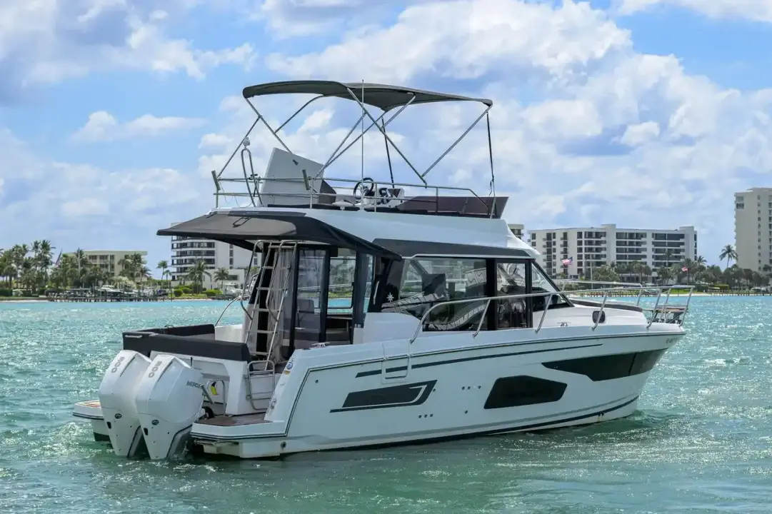 Jeanneau NC 1095 Fly Don't Wake Me