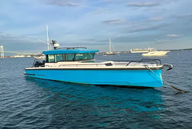 Axopar 37 XC Cross Cabin Tiny Dancer