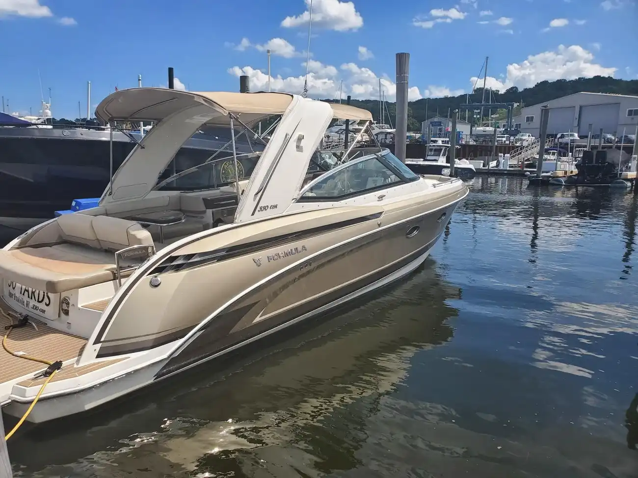 Thumbnail von Formula 330 Bowrider