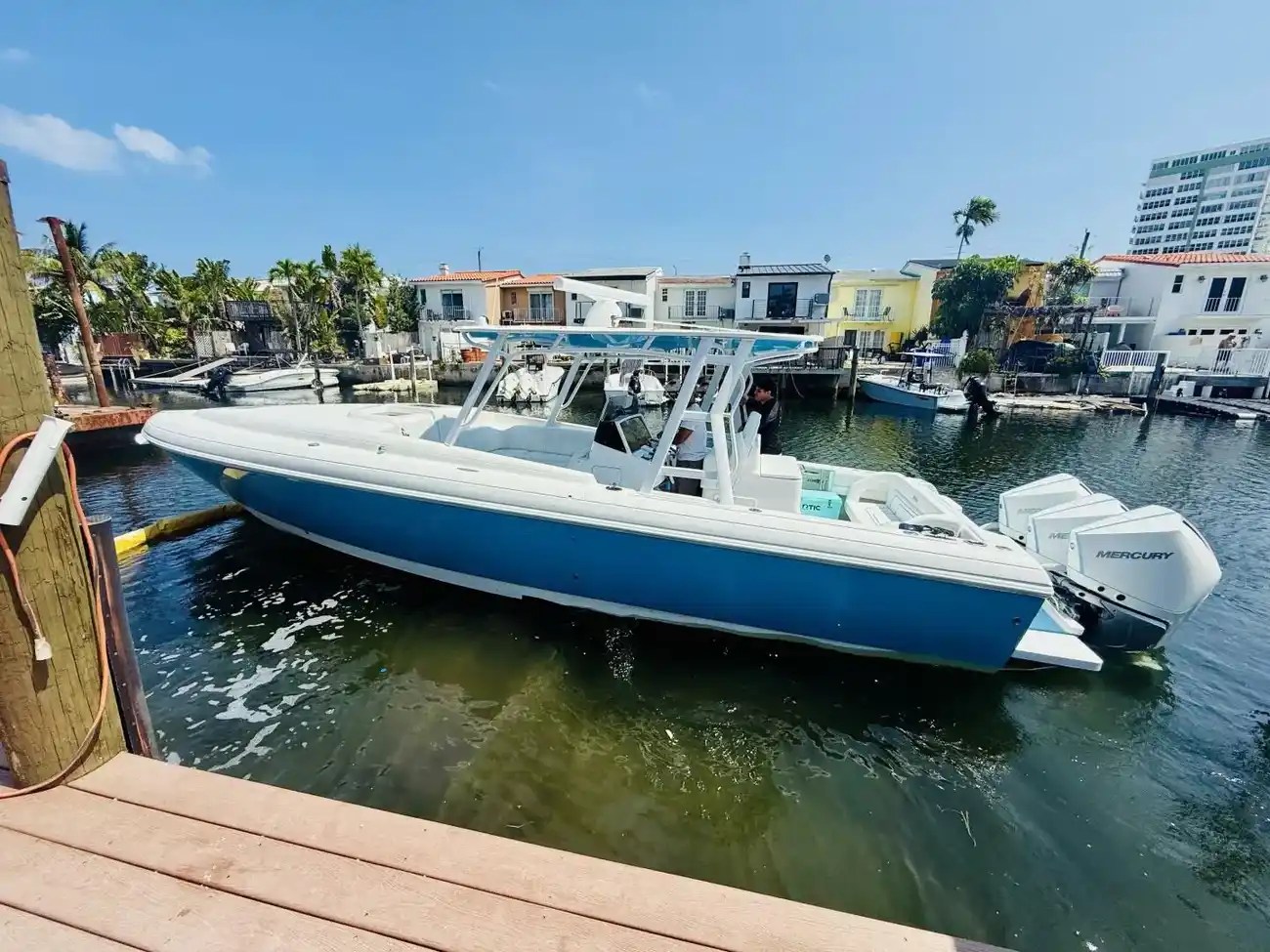 Thumbnail von Intrepid 377 WA