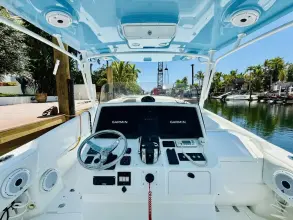 Thumbnail von Intrepid 377 WA