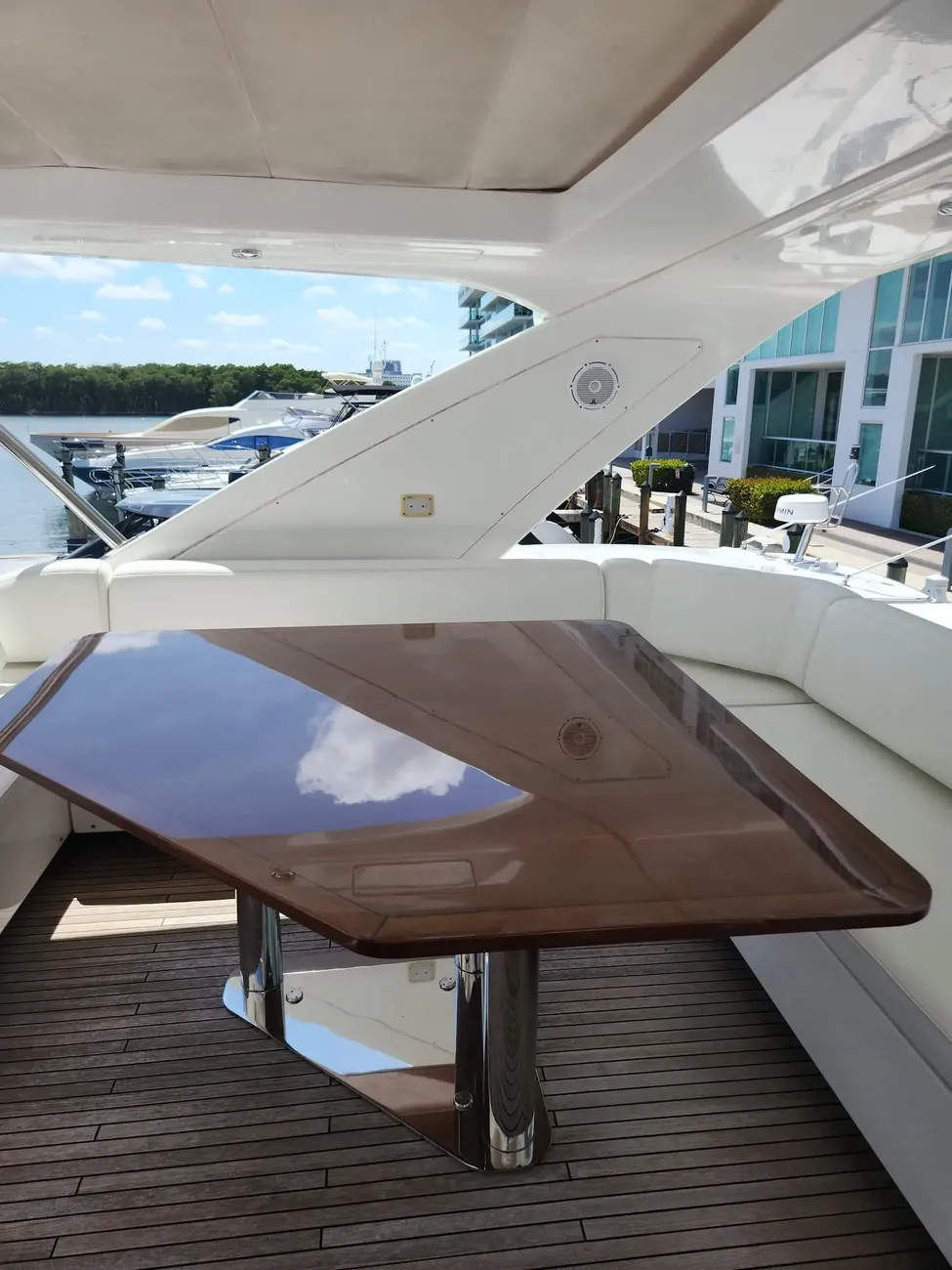 Thumbnail von Sunseeker Fly Bridge