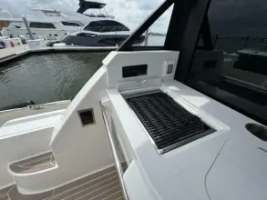 Thumbnail von Regal 38 XO 19TH HOLE