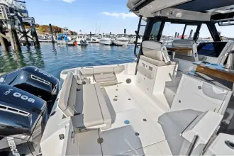 Thumbnail von Boston Whaler 365 Conquest