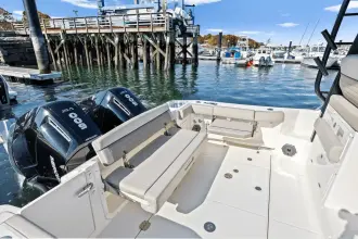 Thumbnail von Boston Whaler 365 Conquest