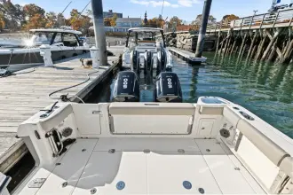 Thumbnail von Boston Whaler 365 Conquest