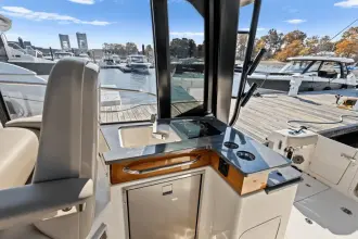 Thumbnail von Boston Whaler 365 Conquest