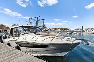 Thumbnail von Boston Whaler 365 Conquest