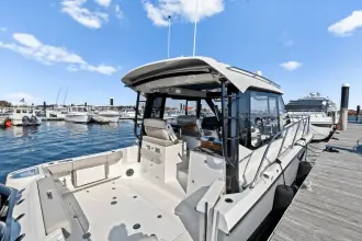 Thumbnail von Boston Whaler 365 Conquest