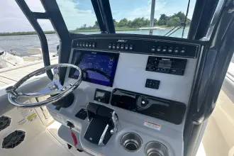 Thumbnail von Boston Whaler 250 Outrage