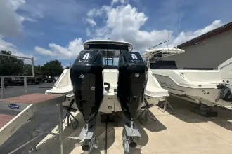 Thumbnail von Boston Whaler 330 Vantage