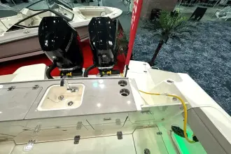 Thumbnail von Boston Whaler 330 Vantage