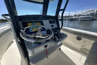 Thumbnail von Boston Whaler 280 Outrage
